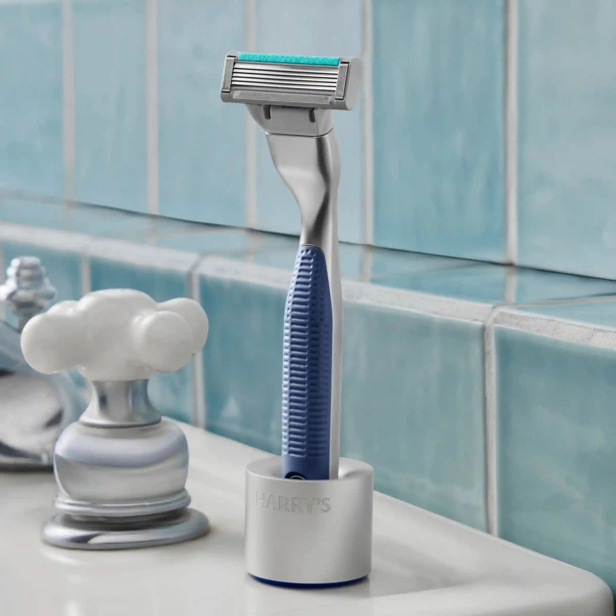 Alternative view of Harry's Plus Razor Stand